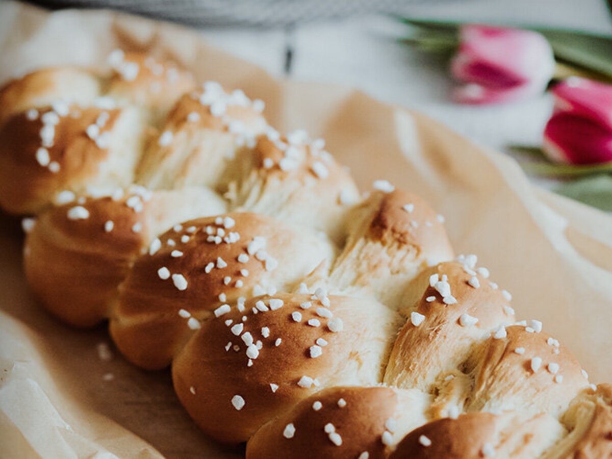 Osterzopf mit Marzipan : Rezepte