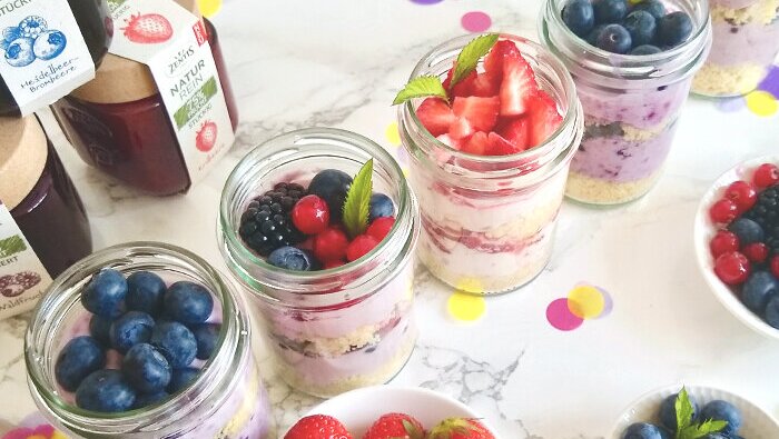 Rezepte : Ofenporridge mit Rhabarber und Erdbeer-Fruchtaufstrich